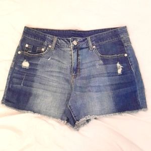 PLUS SIZE WOMEN'S TIME AND TRU SIZE:14 BLUE JEAN SHORTS COLOR: BLUE